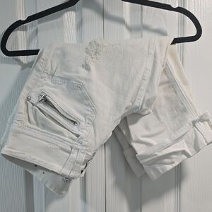 Almost Famous White Denim Capri
